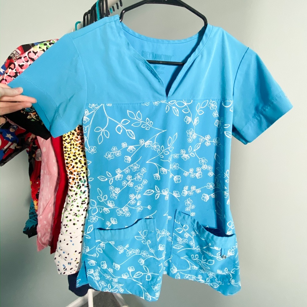 Grey’s Anatomy Blue Floral Scrub Top